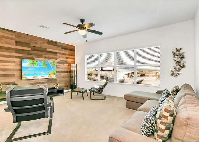 6Br Luxury Home With Private Pool And Bbq